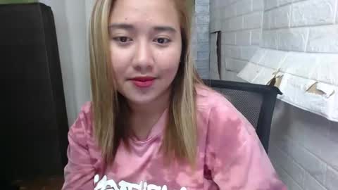 Snapshot of emely_slutxxx chatting on January 2025 02:18:01 AM Emely online show from January 2025 02:18:01 AM