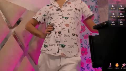 Snapshot of emelyrousse chatting on September 2025 11:48:01 AM emely online show from September 2025 11:48:01 AM