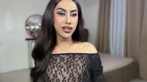 Snapshot of emelywest chatting on February 2026 01:59:01 PM EMELY online show from February 2026 01:59:01 PM