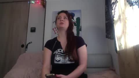 Snapshot of emerieskye chatting on December 2024 04:10:02 PM EmerieSkye online show from December 2024 04:10:02 PM