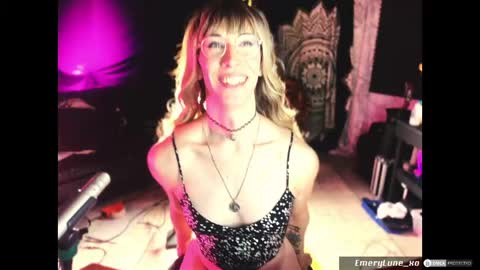 Emery Lune online show from May 2026 01:23:01 AM
