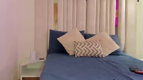 Snapshot of emi_royse chatting on September 2025 06:41:02 PM emi_royse online show from September 2025 06:41:02 PM