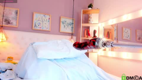 Snapshot of emi_sary chatting on February 2025 11:58:02 PM Emily Sarai online show from February 2025 11:58:02 PM