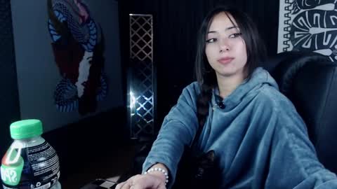 Snapshot of emiantonella_ chatting on February 2025 04:11:01 AM Antonella online show from February 2025 04:11:01 AM