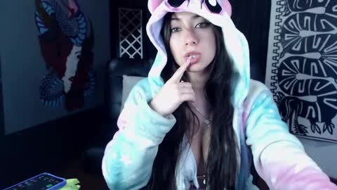 Snapshot of emiantonella_ chatting on February 2025 09:00:01 PM Antonella online show from February 2025 09:00:01 PM