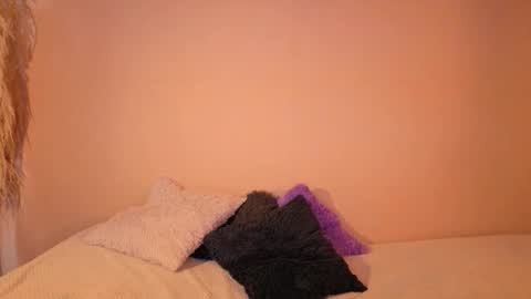 Emilia Gomez online show from November 2025 02:06:02 PM