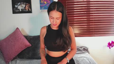 Emilia Gomez online show from February 2026 07:42:02 PM