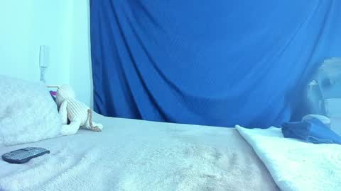 Snapshot of emiily15_ chatting on January 2025 05:46:01 PM Emi online show from January 2025 05:46:01 PM