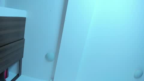 Snapshot of emiily15_ chatting on February 2025 06:37:01 PM Emi online show from February 2025 06:37:01 PM