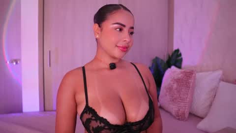 Snapshot of emiily_bell chatting on July 2026 06:56:01 PM online show from July 2026 06:56:01 PM