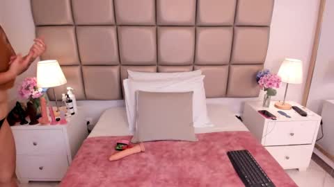 EMILY ROBERTS online show from January 2025 06:59:01 PM