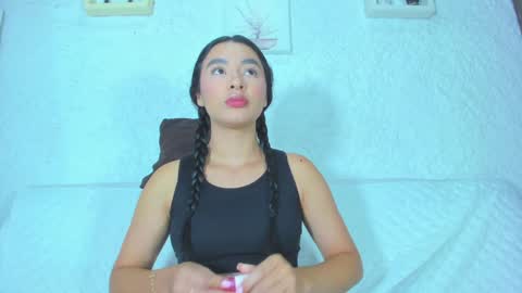 Snapshot of emiily_s chatting on January 2025 12:06:01 PM Emily online show from January 2025 12:06:01 PM