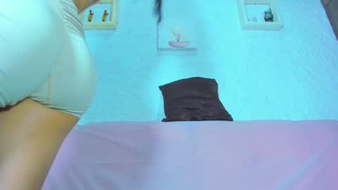 Snapshot of emiily_s chatting on January 2025 12:07:02 PM Emily online show from January 2025 12:07:02 PM