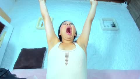 Snapshot of emiily_s chatting on February 2025 12:00:02 PM Emily online show from February 2025 12:00:02 PM