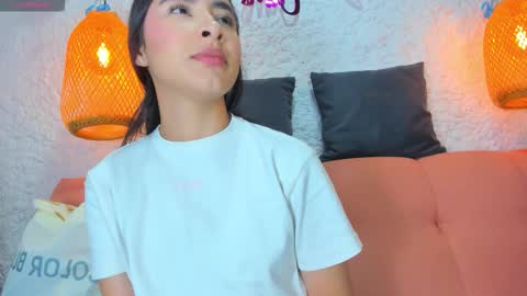 Snapshot of emiily_s chatting on October 2025 12:02:01 PM Emily online show from October 2025 12:02:01 PM