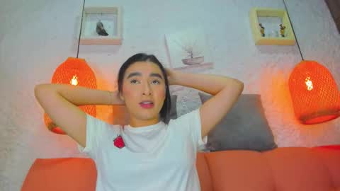 Snapshot of emiily_s chatting on October 2025 12:01:02 PM Emily online show from October 2025 12:01:02 PM