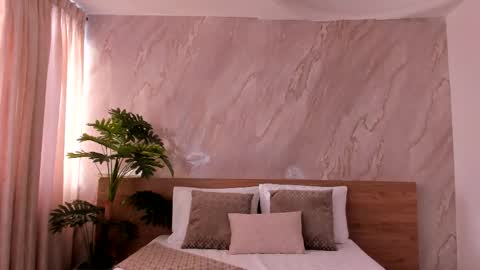 Emily online show from December 2025 12:53:02 PM