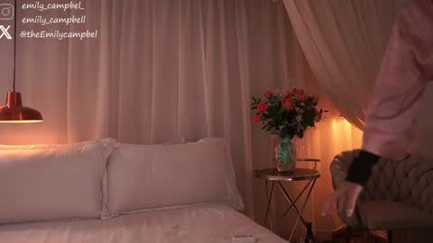 Emily Campbell online show from October 2025 12:18:02 AM