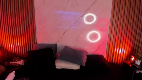   online show from February 2025 09:43:02 PM