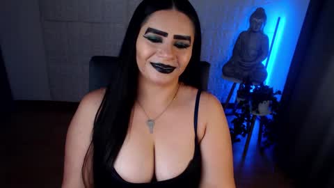 Snapshot of emili_evans_ chatting on December 2024 01:29:01 AM POWERFULL GODDESS EMILI online show from December 2024 01:29:01 AM