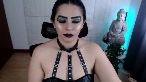 Snapshot of emili_evans_ chatting on June 2026 05:27:01 PM POWERFULL GODDESS EMILI online show from June 2026 05:27:01 PM