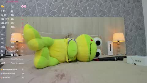 Emili Lenus online show from February 2025 05:36:01 PM