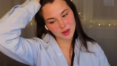 Snapshot of emilia_dream chatting on December 2024 03:43:02 PM emilia_dream online show from December 2024 03:43:02 PM