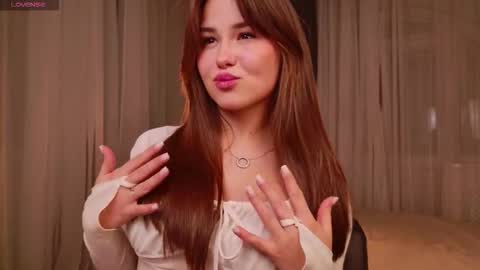 Snapshot of emilia_dream chatting on November 2025 04:30:02 PM emilia_dream online show from November 2025 04:30:02 PM