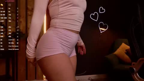 emilia_dream online show from December 2025 04:44:01 PM