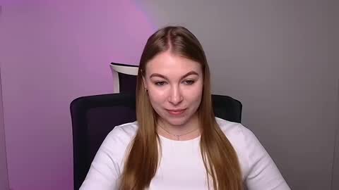 Emilia online show from February 2025 09:17:02 AM