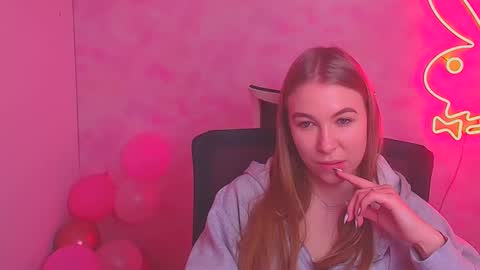 Emilia online show from February 2025 09:13:02 AM