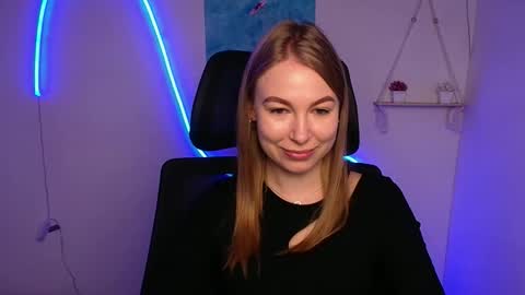 Emilia online show from October 2025 05:28:02 AM