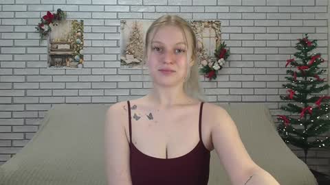 Snapshot of emiliaduchess chatting on December 2024 04:25:01 PM Amili online show from December 2024 04:25:01 PM