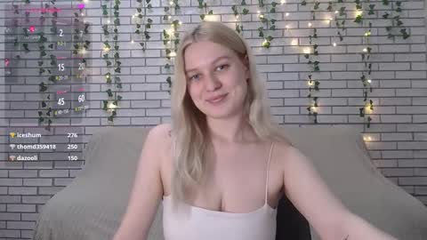 Snapshot of emiliaduchess chatting on February 2025 04:25:02 PM Amili online show from February 2025 04:25:02 PM