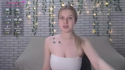 Snapshot of emiliaduchess chatting on February 2025 12:03:02 PM Amili online show from February 2025 12:03:02 PM