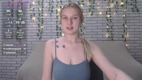 Snapshot of emiliaduchess chatting on February 2025 03:05:02 PM Amili online show from February 2025 03:05:02 PM