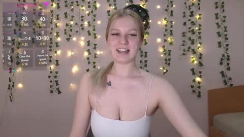 Snapshot of emiliaduchess chatting on March 2025 03:07:02 PM Amili online show from March 2025 03:07:02 PM