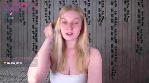 Snapshot of emiliaduchess chatting on October 2025 11:42:01 AM Amili online show from October 2025 11:42:01 AM