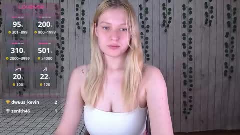 Snapshot of emiliaduchess chatting on November 2025 02:56:01 PM Amili online show from November 2025 02:56:01 PM