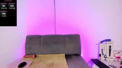 emiliana_bloomm online show from November 2025 11:01:02 AM