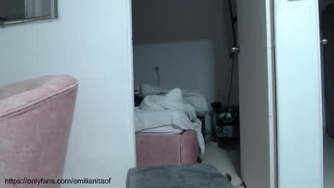 Snapshot of emilianita chatting on October 2025 03:41:02 AM emilianita online show from October 2025 03:41:02 AM