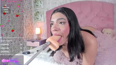 Snapshot of emilie_james chatting on February 2025 08:10:01 PM Emilie James online show from February 2025 08:10:01 PM