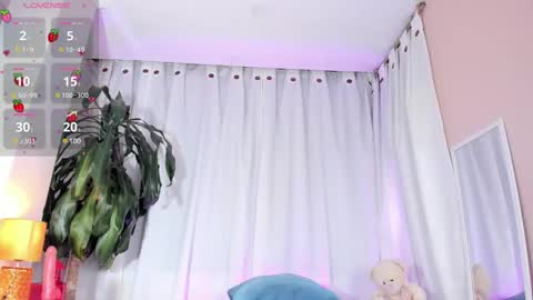 Snapshot of emilie_james chatting on February 2025 09:15:01 PM Emilie James online show from February 2025 09:15:01 PM