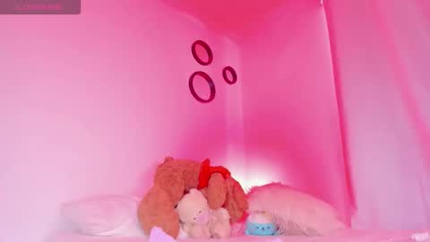 Snapshot of emilie_james chatting on September 2025 03:02:02 PM Emilie James online show from September 2025 03:02:02 PM