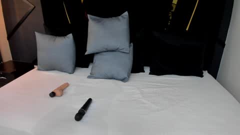 Emillie online show from December 2024 05:13:01 PM