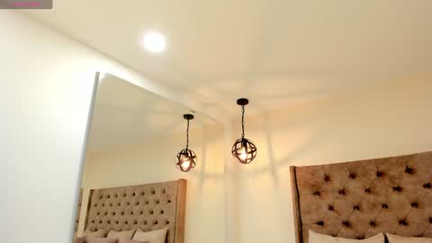 Emillie online show from January 2025 07:35:01 PM