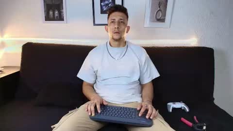 EMILIOCUM online show from June 2026 11:51:01 PM