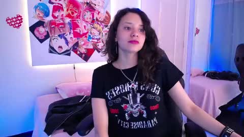 Emili Russo online show from November 2025 08:09:01 PM