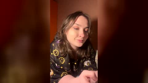 Snapshot of emiliscute chatting on January 2026 10:33:02 PM Luisa online show from January 2026 10:33:02 PM