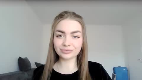 emiliy_kiss online show from February 2026 12:38:01 PM